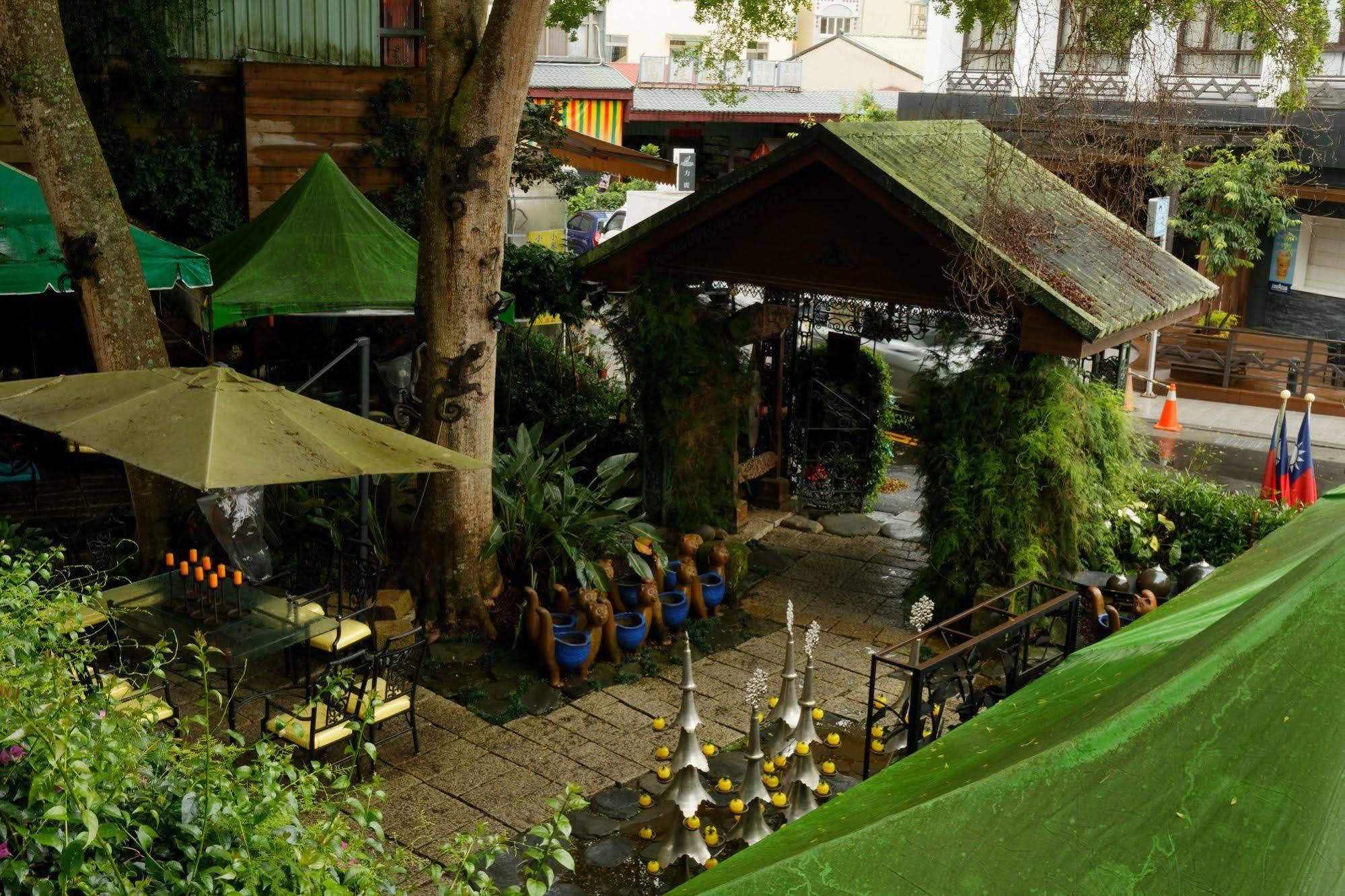 Sun Moon Lake Full House Resort Yuchi Extérieur photo