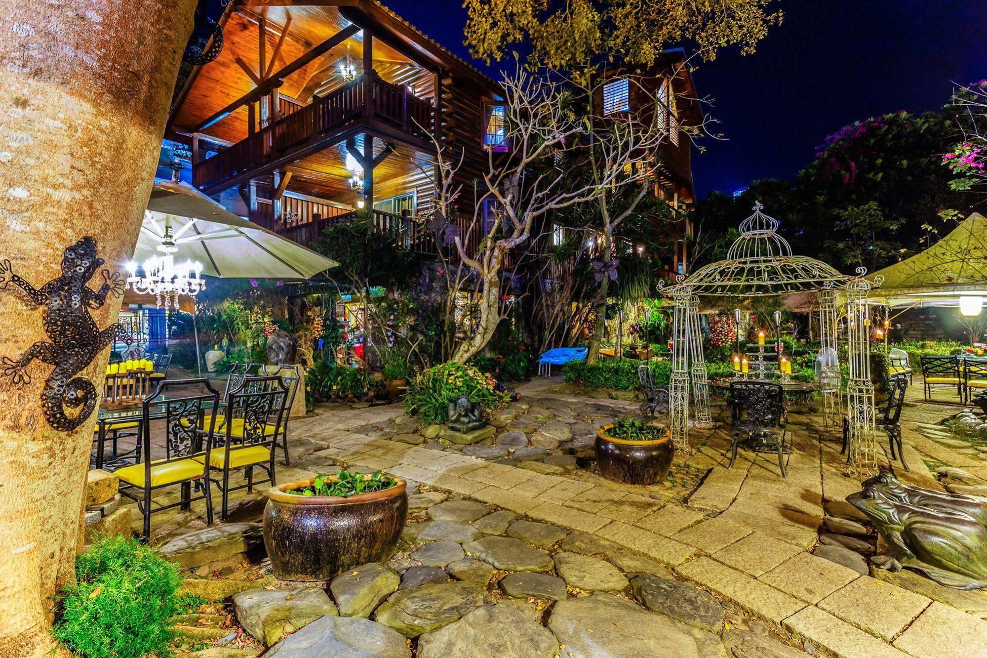 Sun Moon Lake Full House Resort Yuchi Extérieur photo